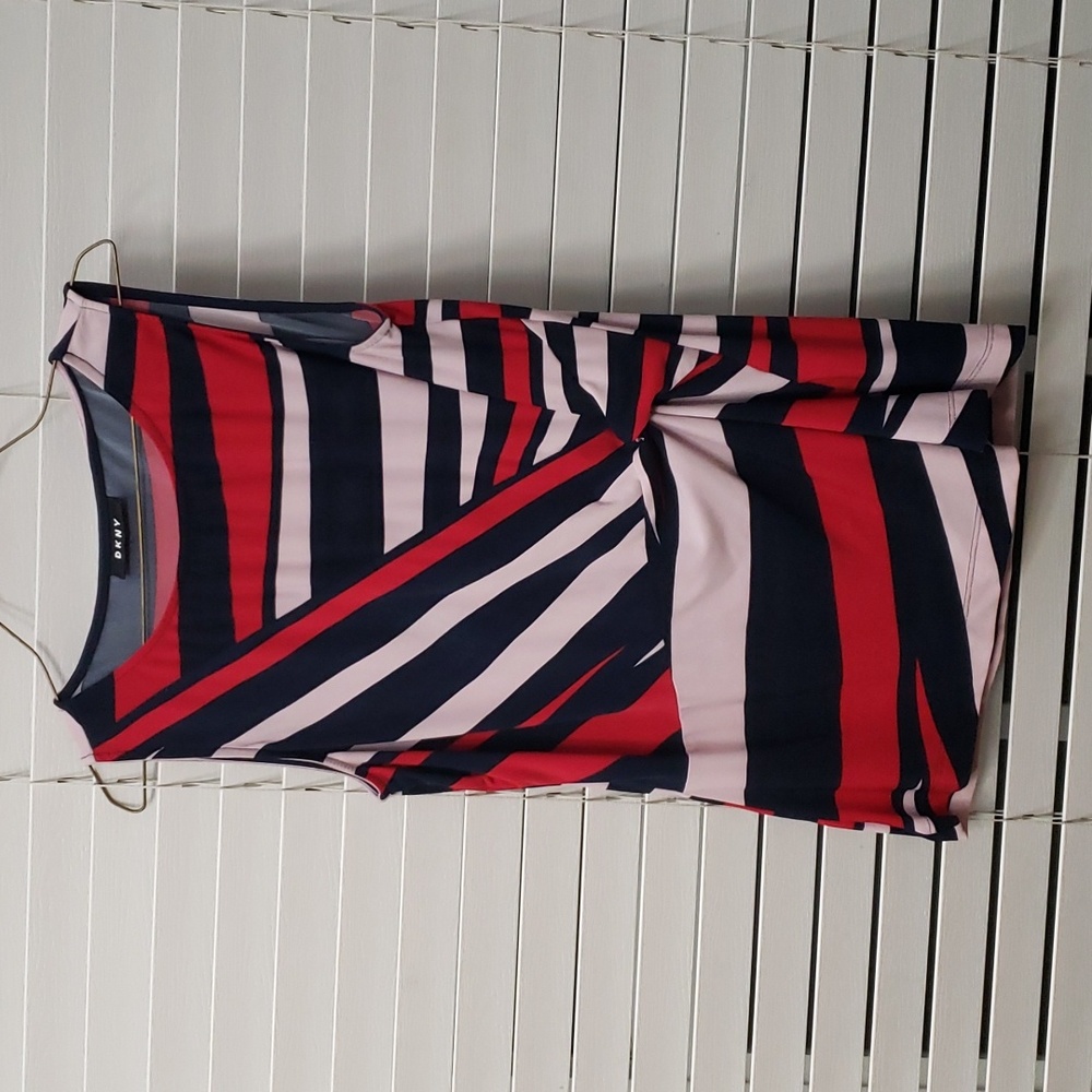 M-L Abstract DKNY Blouse Sleeveless Cinched